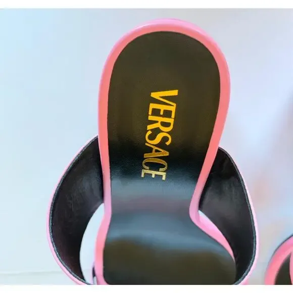 Versace Medusa Head Leather Baby Pink Sandals 9 US (39 Euro) 1019266 NIB $1100